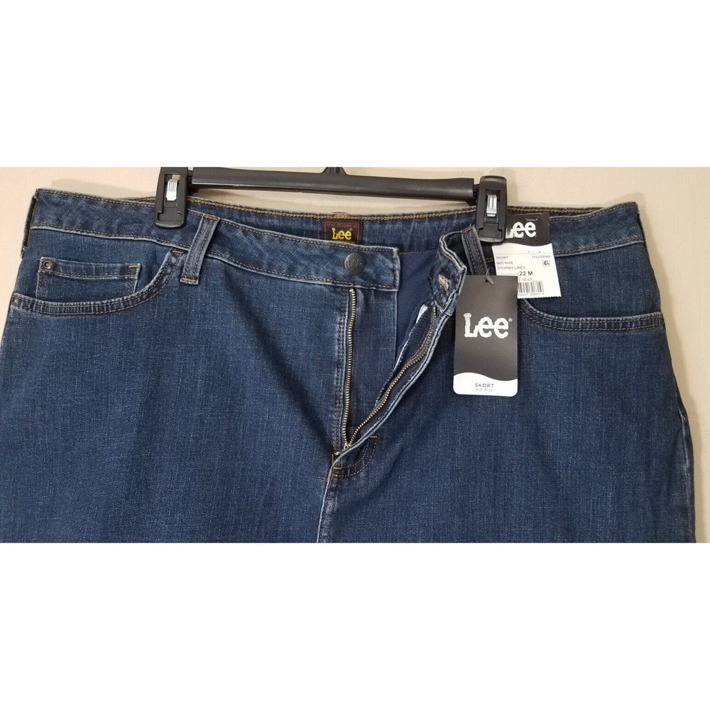 Lee Skort Mid Rise Stormy Lines Blue Denim Jean Women Size 22 M NEW - Picture 3 of 5